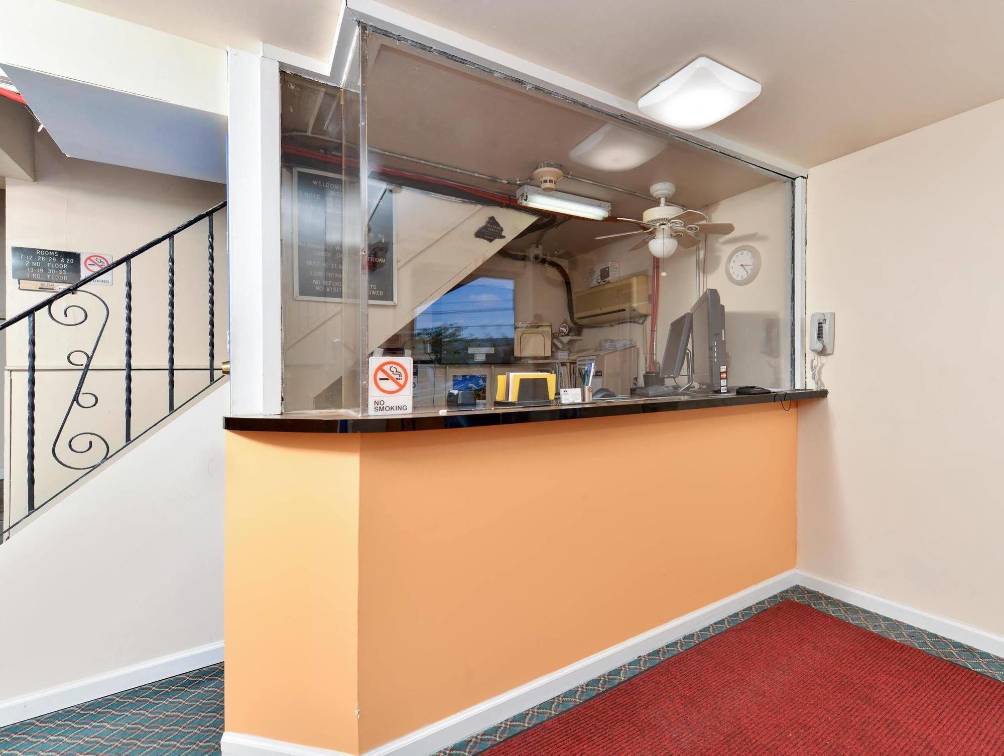 Americas Best Value Inn Media Philadelphia ภายนอก รูปภาพ